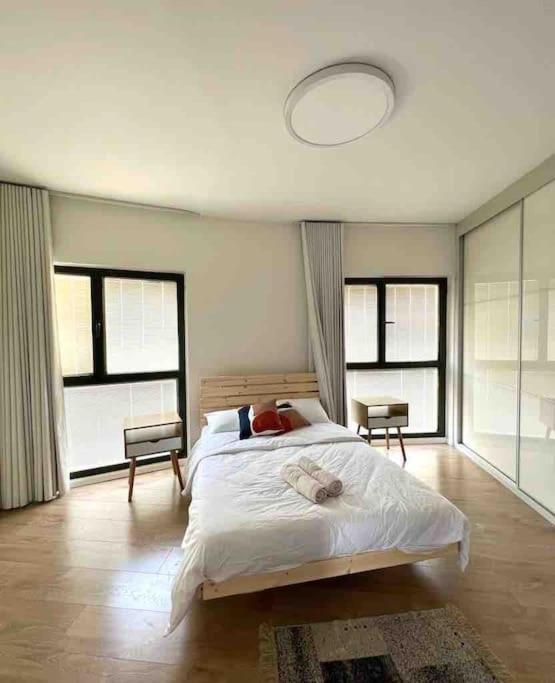 Seaside Court Retreat By Israpart דירה *